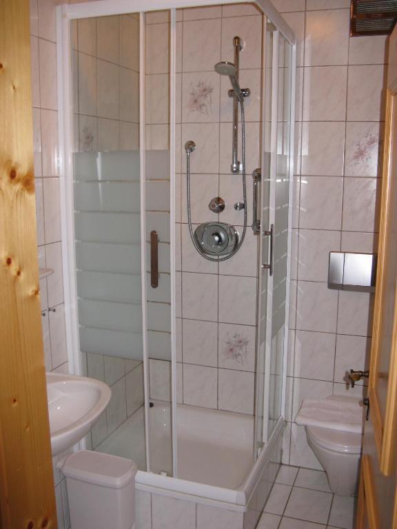 Haus Pfarrkirchner Apartment Mauterndorf  Phòng bức ảnh